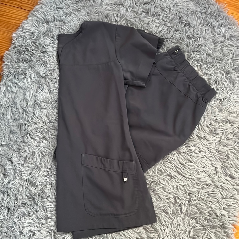 Women’s Grey Grey’s Anatomy Scrubs set size small